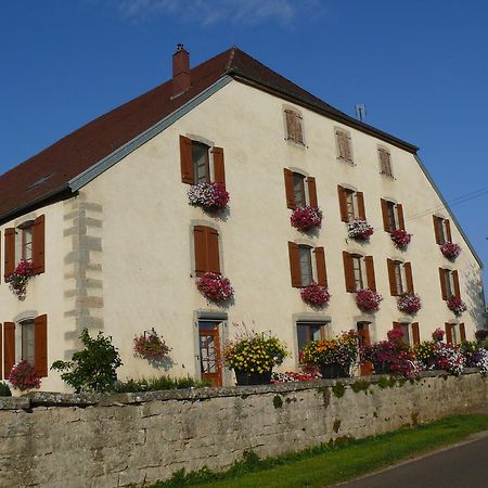 Le P'Tit Bonheur Bed and Breakfast Chilly-sur-Salins Exteriör bild