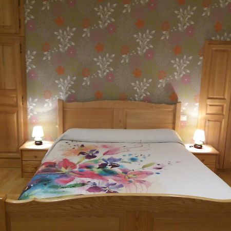 Le P'Tit Bonheur Bed and Breakfast Chilly-sur-Salins Exteriör bild
