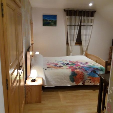 Le P'Tit Bonheur Bed and Breakfast Chilly-sur-Salins Exteriör bild