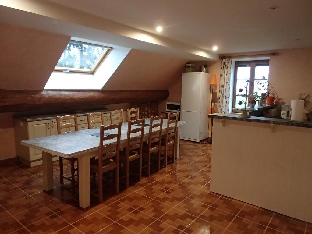 Le P'Tit Bonheur Bed and Breakfast Chilly-sur-Salins Exteriör bild