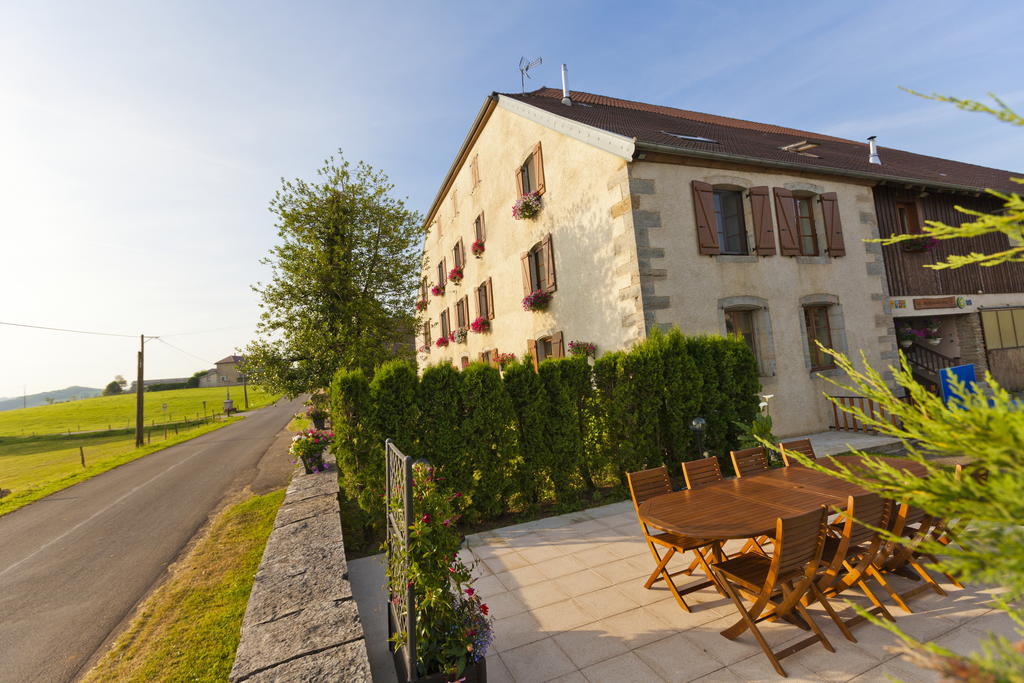 Le P'Tit Bonheur Bed and Breakfast Chilly-sur-Salins Exteriör bild