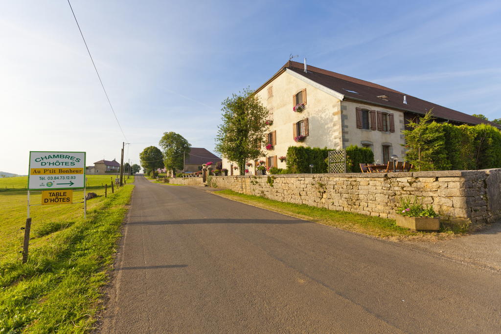 Le P'Tit Bonheur Bed and Breakfast Chilly-sur-Salins Exteriör bild