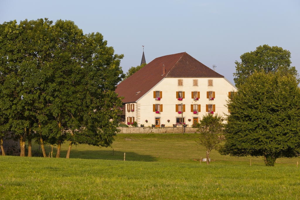 Le P'Tit Bonheur Bed and Breakfast Chilly-sur-Salins Exteriör bild